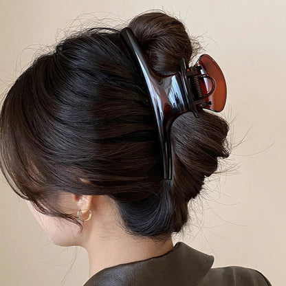 The Crescent Hair Claw