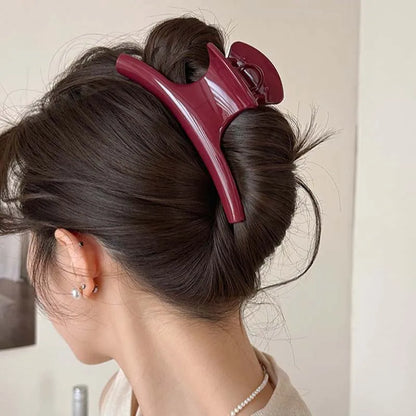 The Crescent Hair Claw