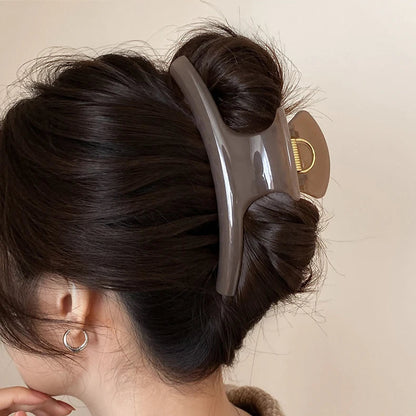 The Crescent Hair Claw