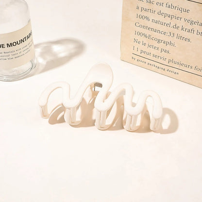 Matte Squiggle Hair Claws